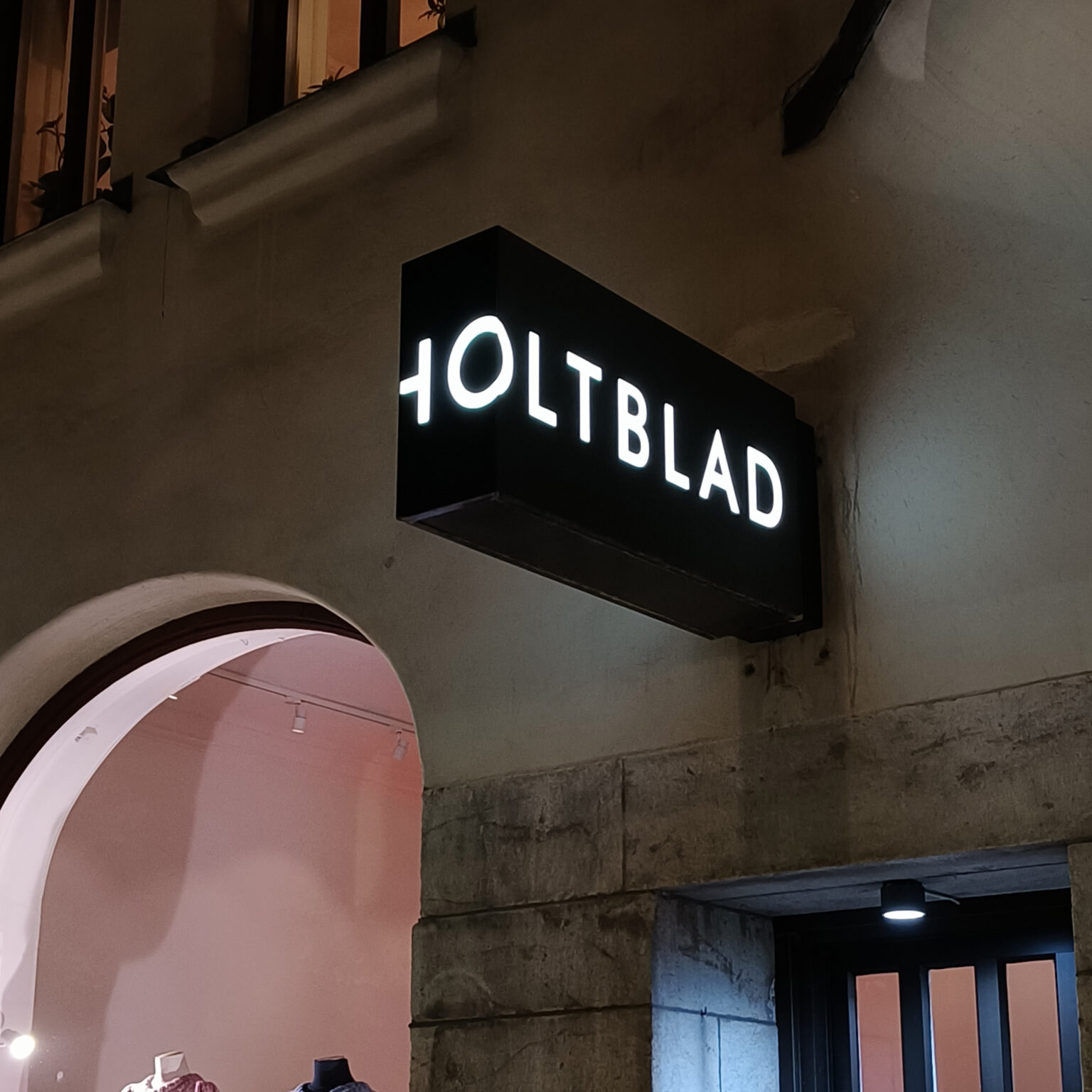 Flaggskylt_Anna Holtblad_Skyltgruppen_format Flaggskylt_Anna Holtblad_Skyltgruppen_format