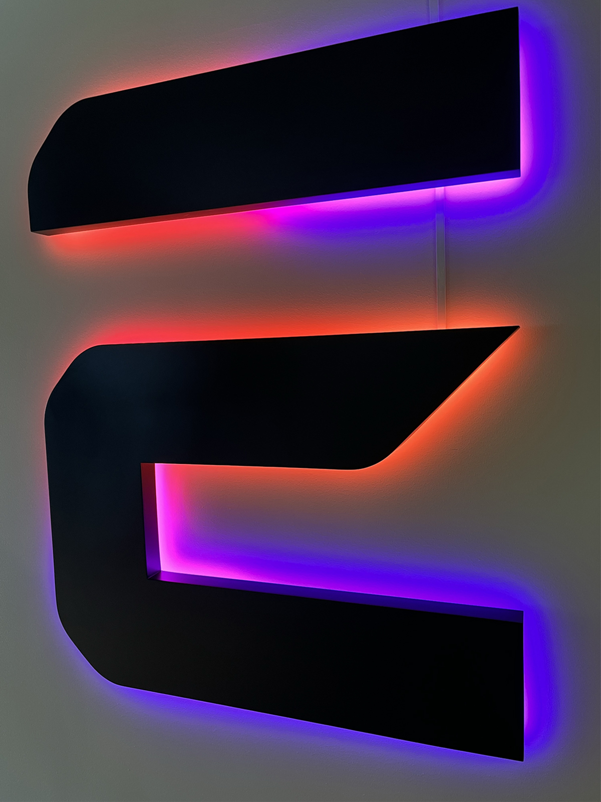 Encube, Ljusskylt, Dekor