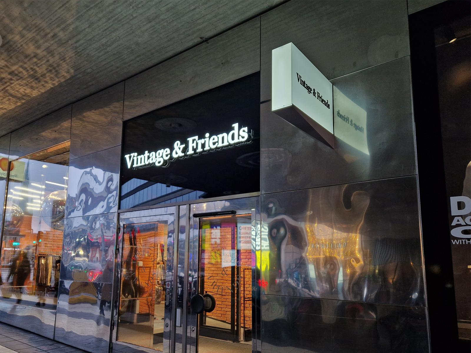 Vintage & Friends
