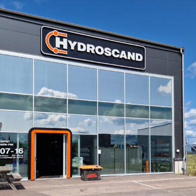 Hydroscand Fasadskylt och portal, levererad av Skyltgruppen