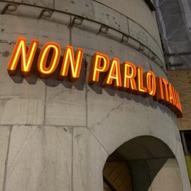 LEDneon_NonParloItaliano_Skyltgruppen4