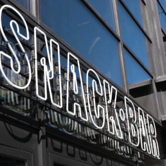 Neonskylt_SnackBar_Skyltgruppen4
