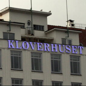 Kloverhuset_fasadeskilt