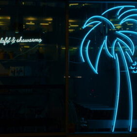 Neonskylt Babels Deli