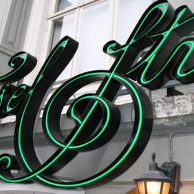 Wessel_Bergen_fasadeskilt