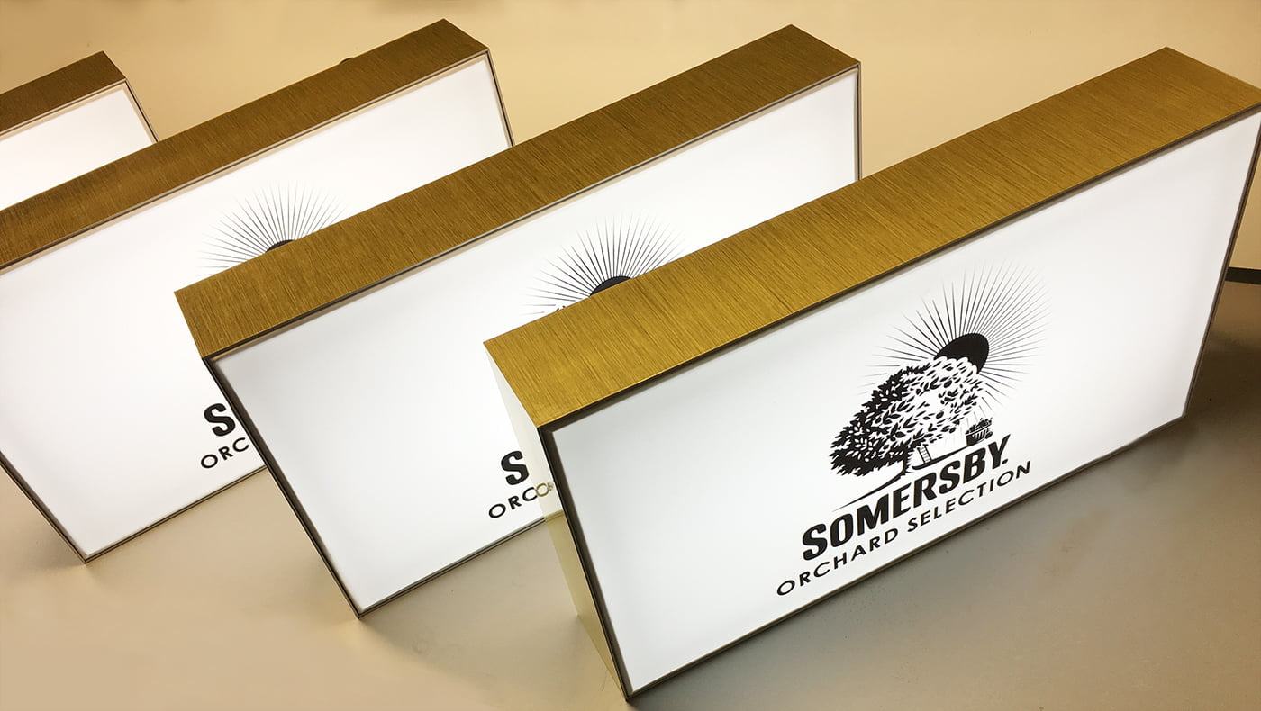 Svart logga Somersby